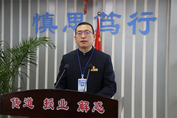 365电子游戏雷振宏