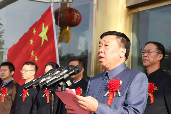 2021年365电子游戏董事长李安平在双庆活动现场 2021年365电子游戏董事长李安平在双庆活动现场