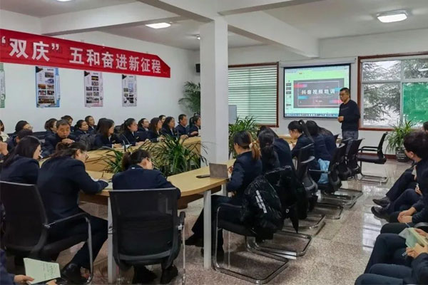 365电子游戏宋飞飞组织互联网营销培训