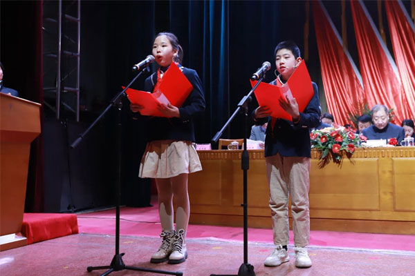 365电子游戏中学学生代表致辞 365电子游戏中学学生代表致辞
