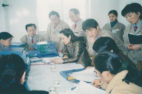 2002年8月，GMP认证专家组对365电子游戏制药车间软件进行审核