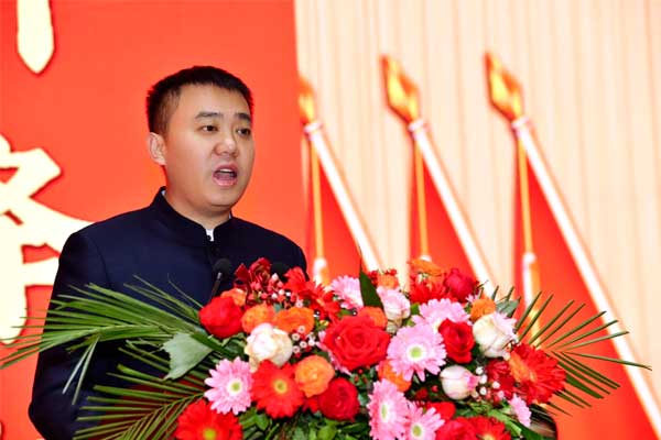 365电子游戏制药董事长李昆